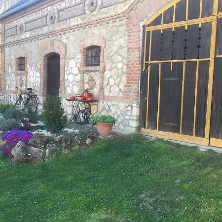Levendula Porta Es Pajtaszinhaz Hotel Orfű Екстериор снимка