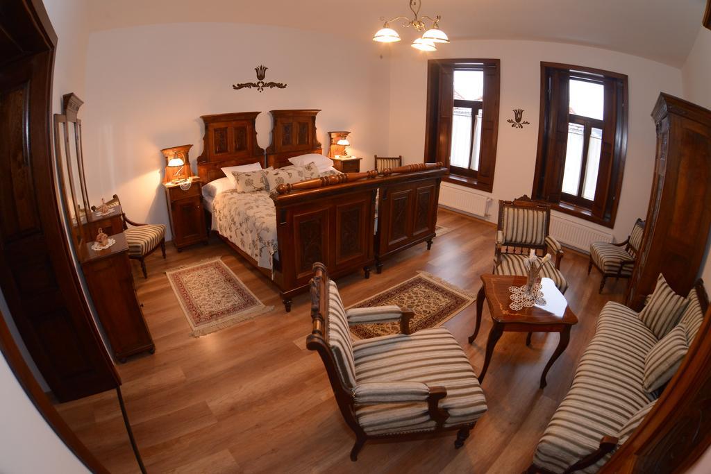 Levendula Porta Es Pajtaszinhaz Hotel Orfű Стая снимка